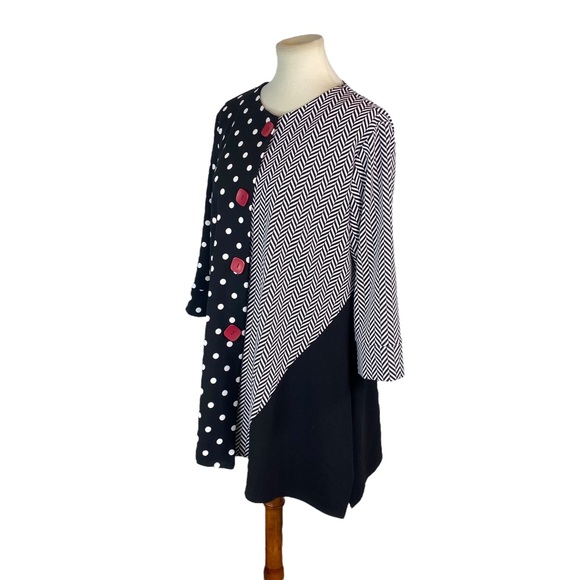 Woman’s Studio Nouveau black and white multi pattern top size L - Picture 4 of 5